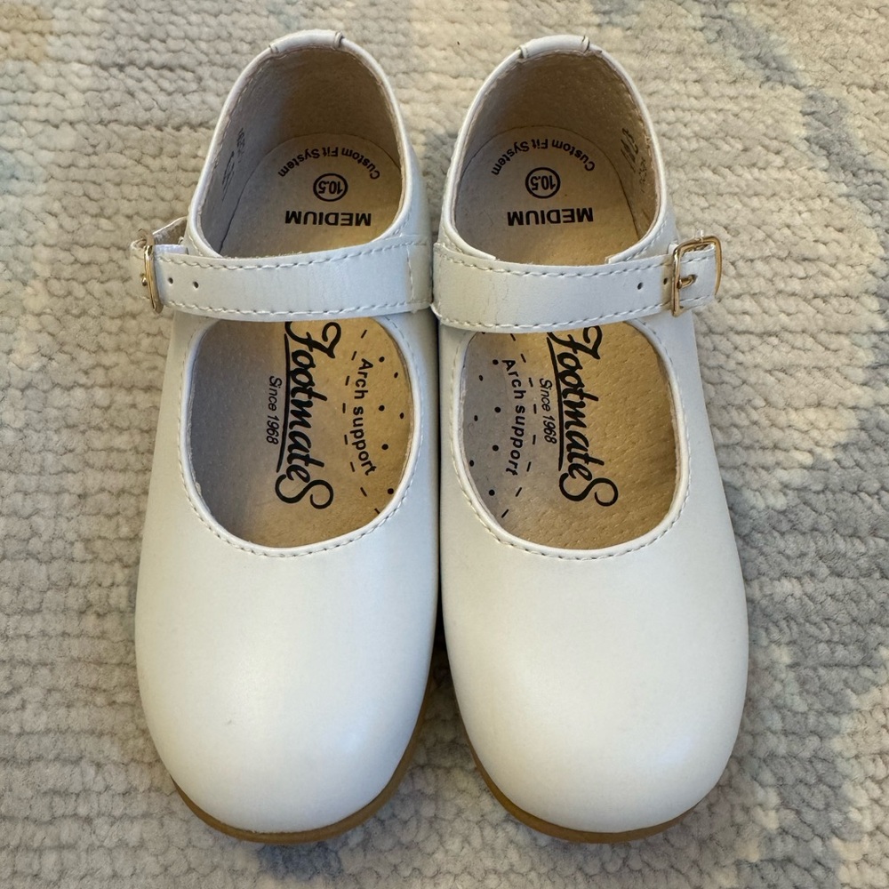FootMates White Mary Jane Dress Shoes